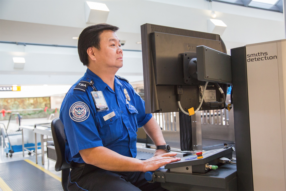 Dead giveaways of preparedness TSA metal detector security 1