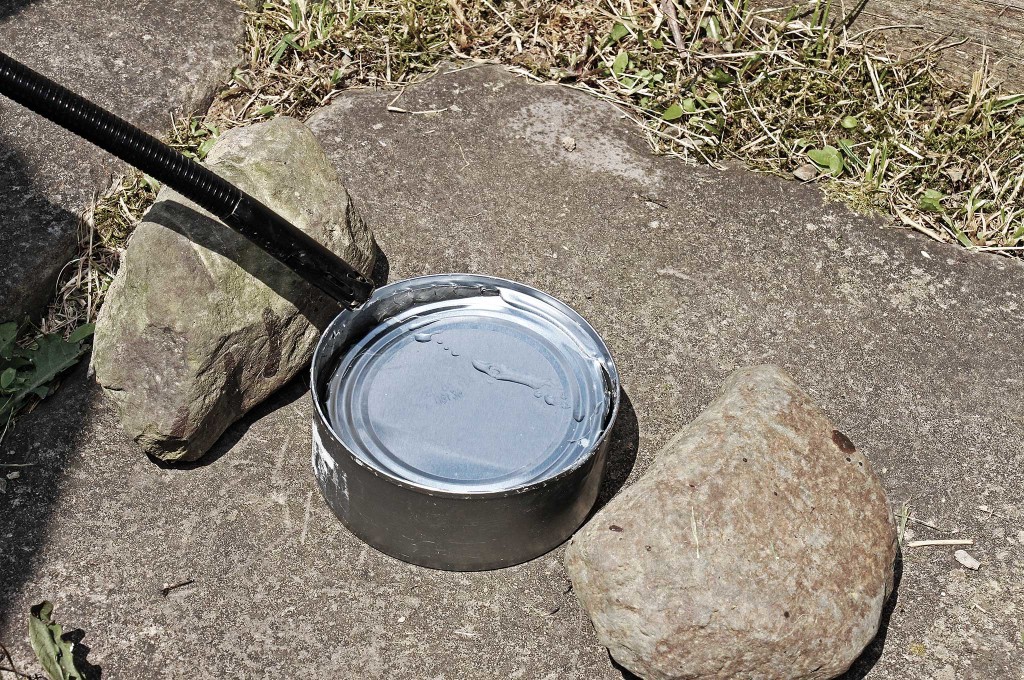 -5-surprising-uses-for-the-swiss-army-knife-tuna-can-stove-002