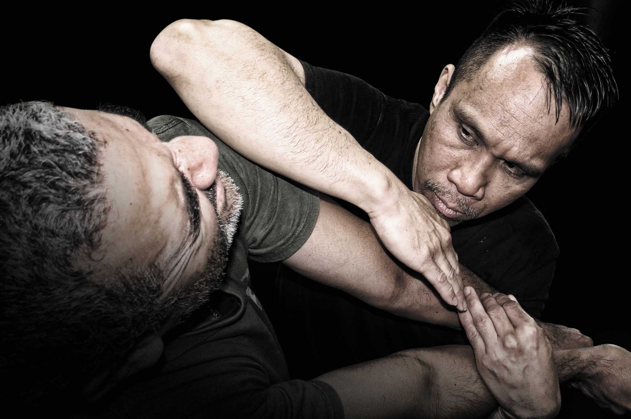 Fighting With Physical Force 001-elbow-strikes-