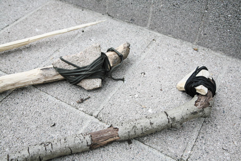 makeshift-weapons-rocks