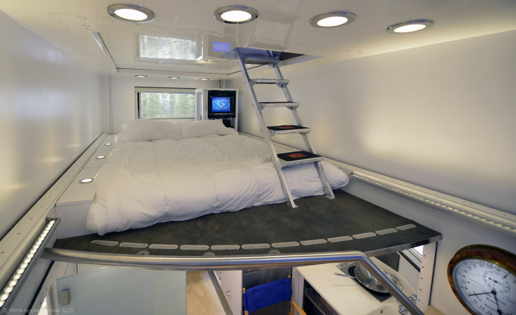 kiravan-lower-bedroom