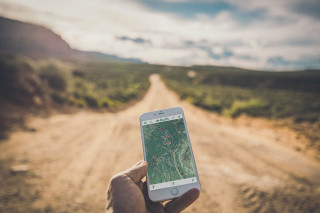 backcountry-cell-phone-land-navigation