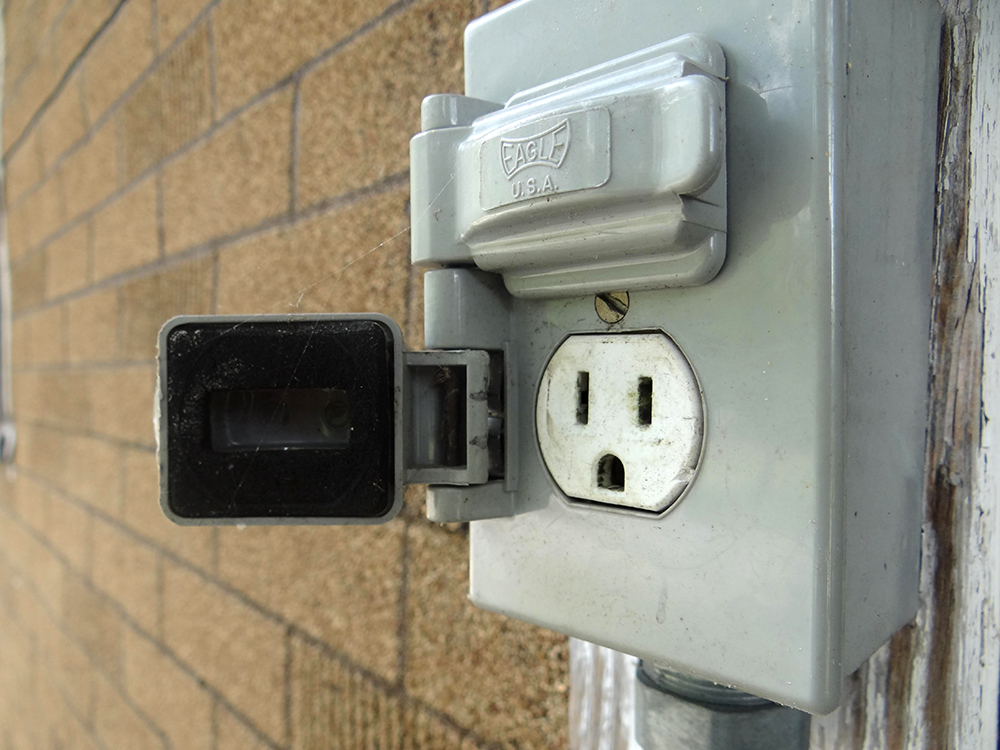 Infographic electricity home tech emergency generator battery outlet 7