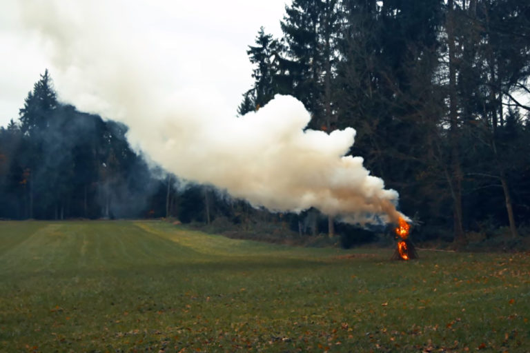 Video: Building an Effective Signal Fire