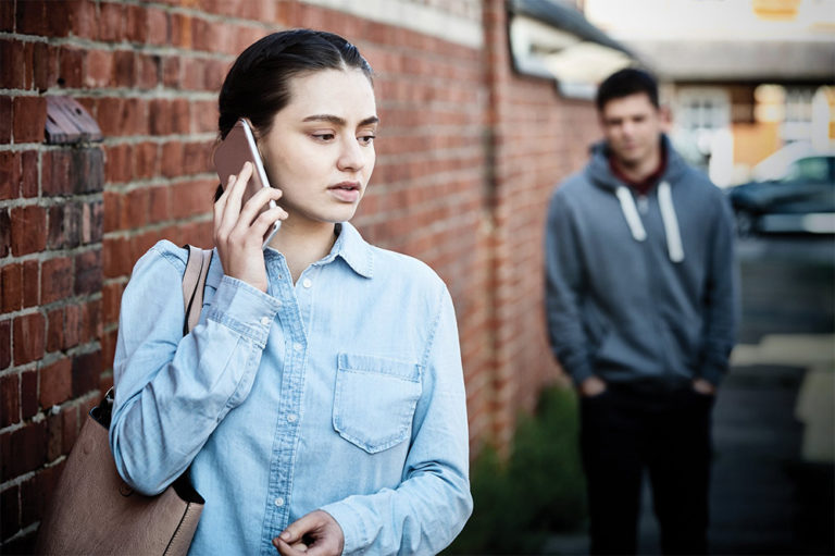 RECOILweb: Behavioral Cues for Avoiding a Fight