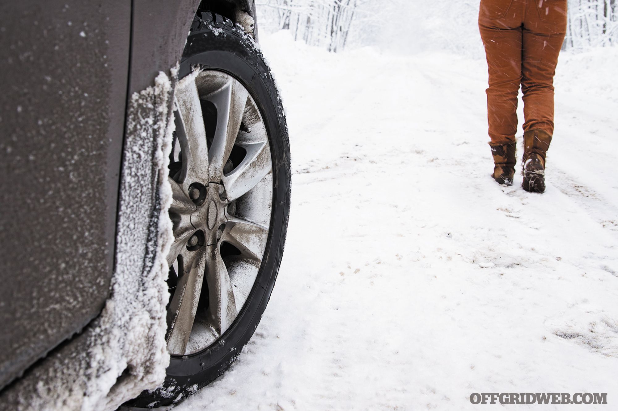 Какой штраф за зимнюю резину летом. Зимой доехал на летней резине. Yokohama SNOWSAFETY фото. Как раньше ездили зимой на летней резине. Картинки приколы зимой на летней резине в горах фото.