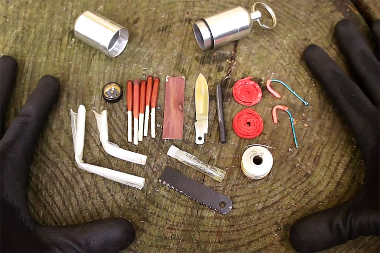 Video: AlfieAesthetics Builds a Pocket Survival Kit