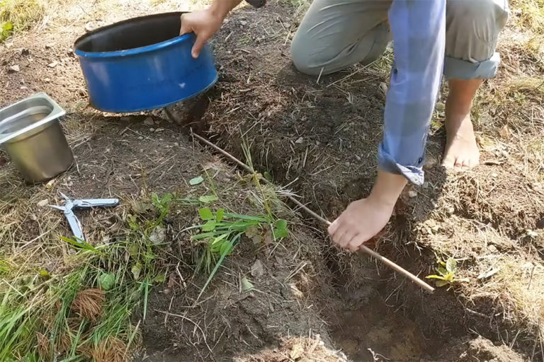 Video: Building a Wood Tar Kiln