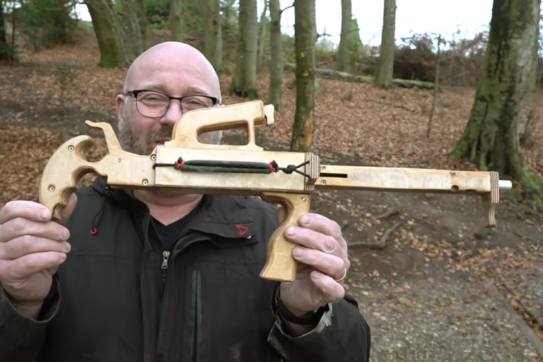 Video: DIY Magazine-Fed Pump-Action Slingshot
