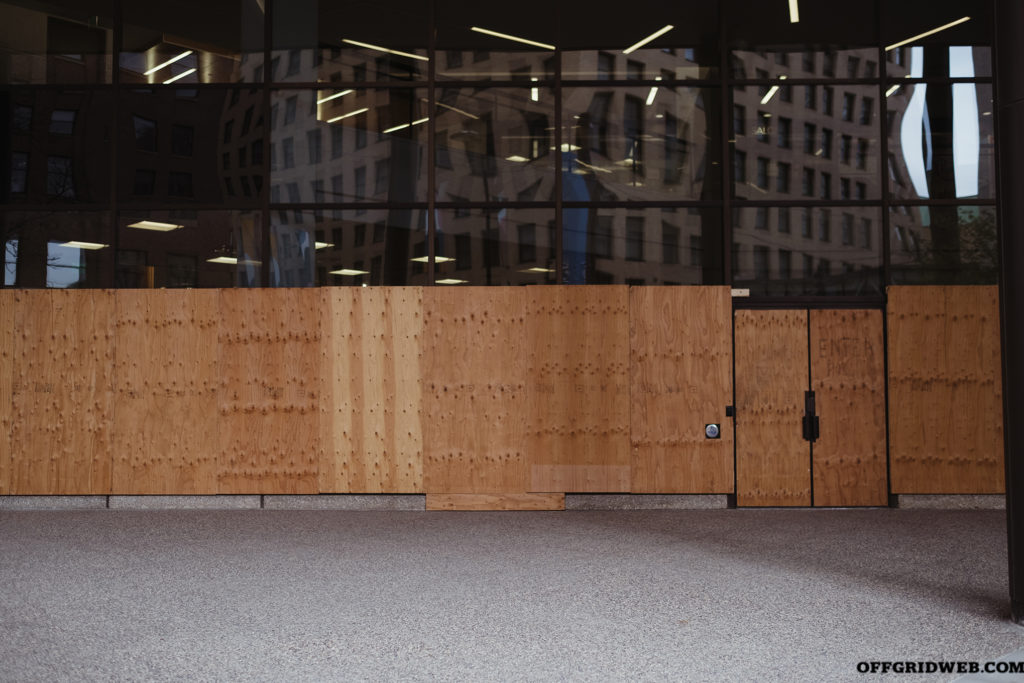 minneapolis boarded up