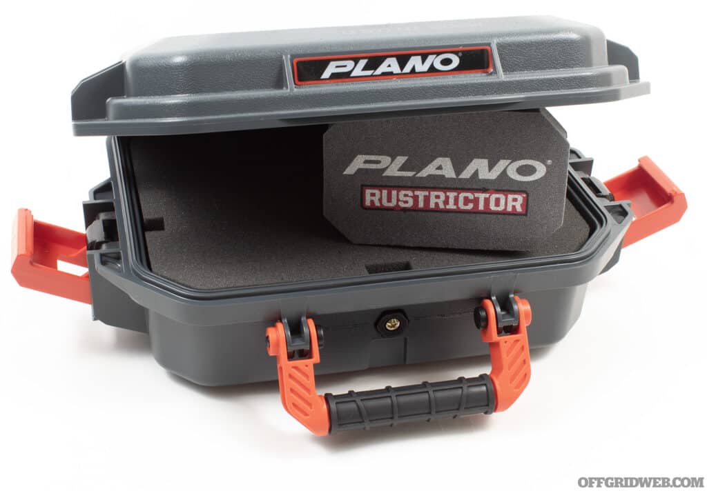 Studio photo of the Plano Rustrictor 2 in 1 gun case.