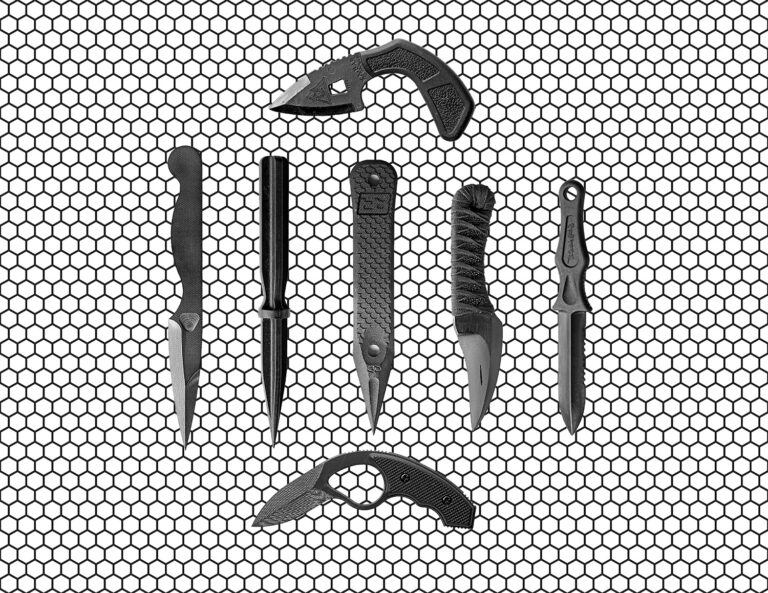 multiplw nonmetallic knives