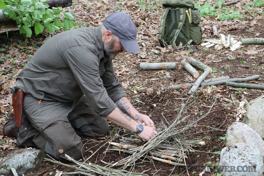 jeff hatch building a wilderness survival fire