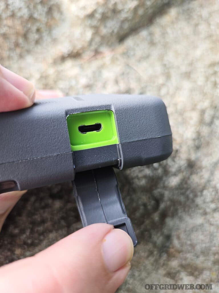 zoleo charging port