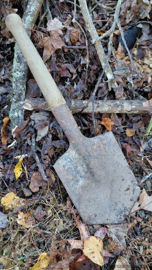 WWII style entrenching tool